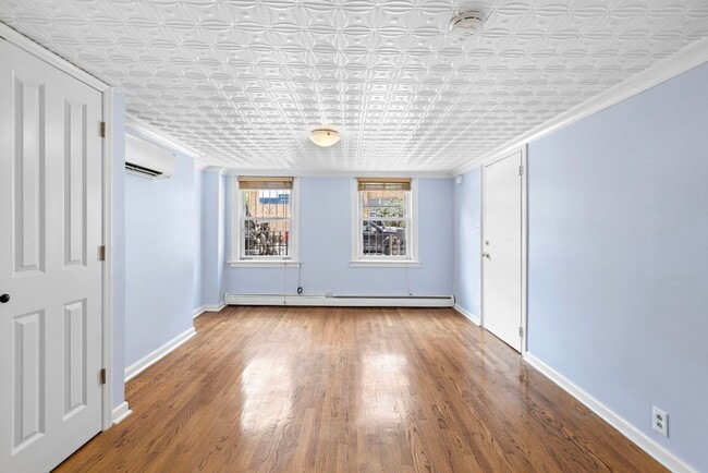 Photo - 138 Erie St Apartment Unit Grdn
