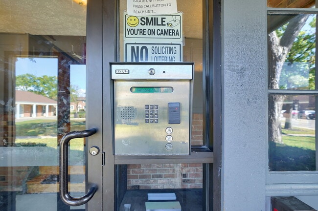 Photo - 4696 Tarryton Ct S