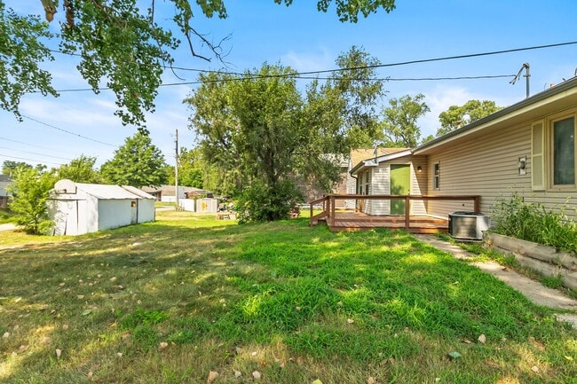 Photo - 125 E Charles St