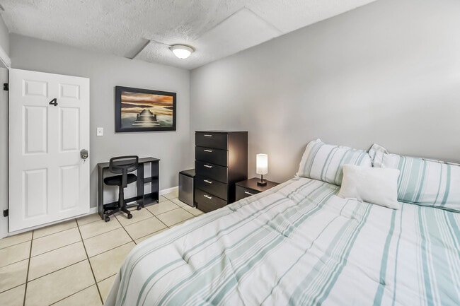 Photo - 7042 Rollo Rd