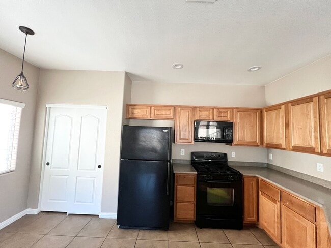 Photo - 102 S Pointe Way