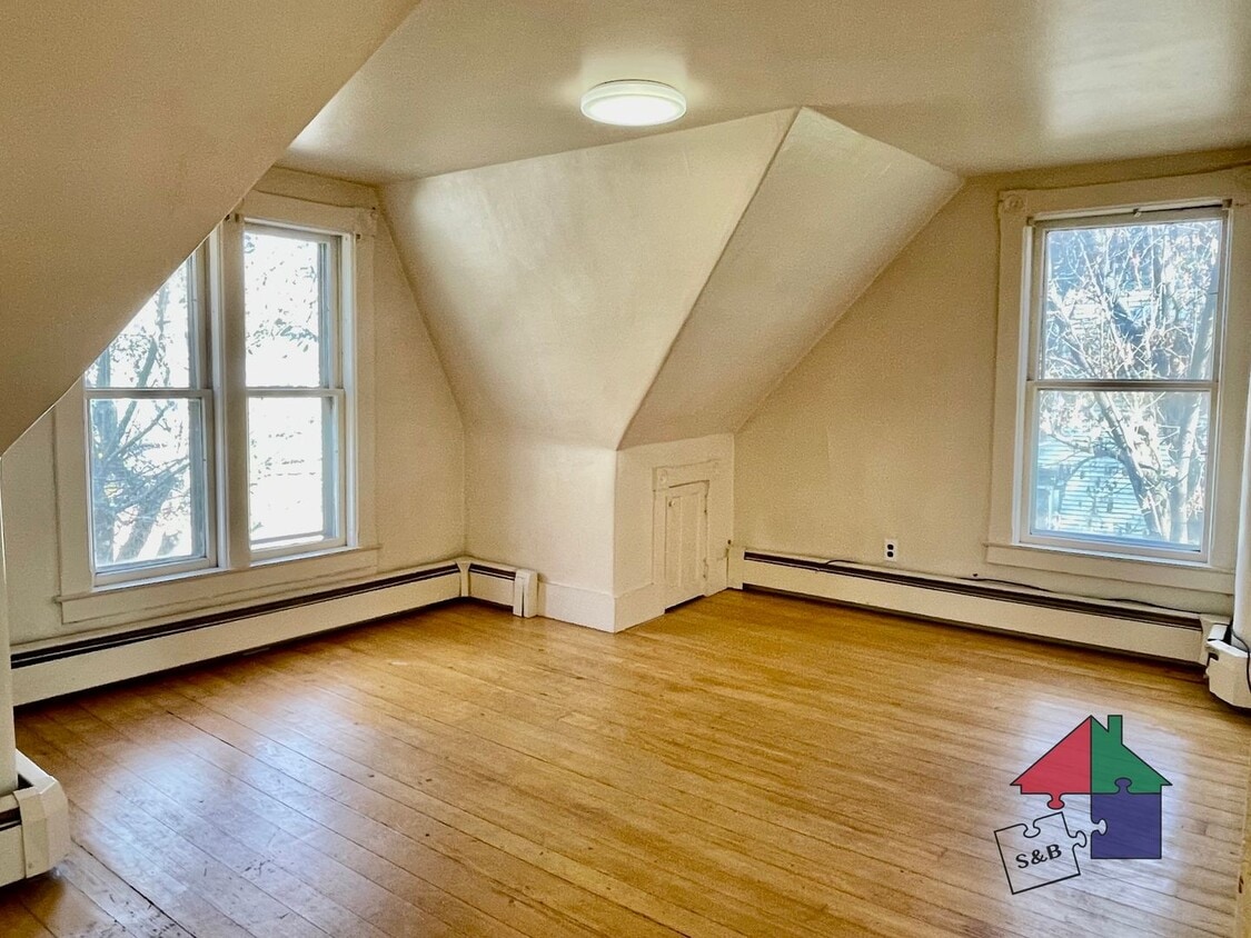 Photo - 225 Elm St
