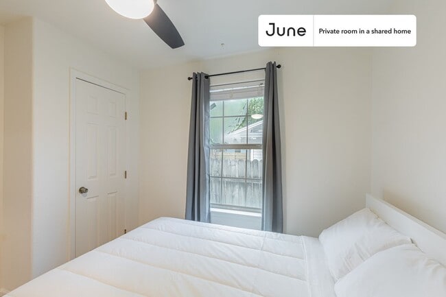 Photo - Room in Shared 4 bed/2 bath home Unit D