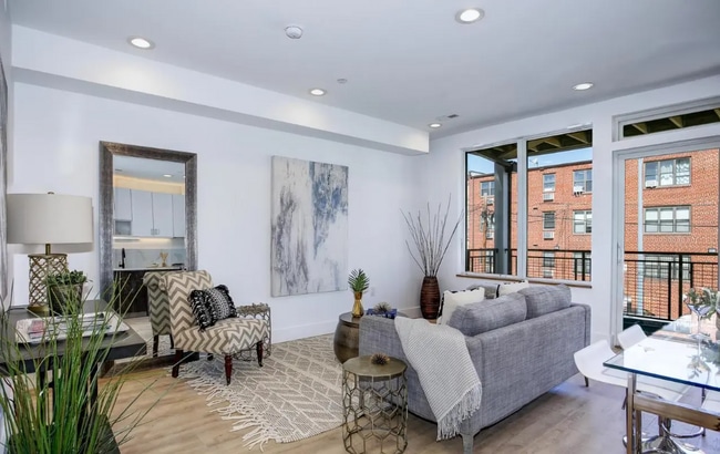 Photo - 1435 Clifton St NW Unit Apt 6