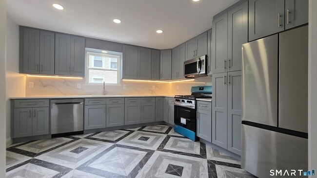 Photo - 782 Center St