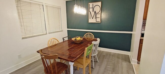 Building Photo - 6519 W Newberry Rd