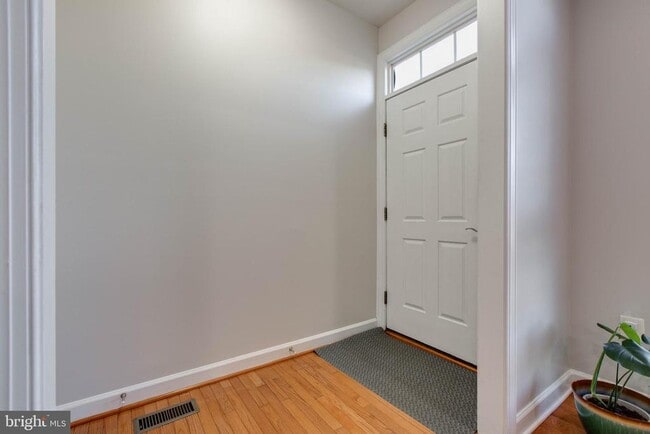 Photo - 1506 Penzance Way