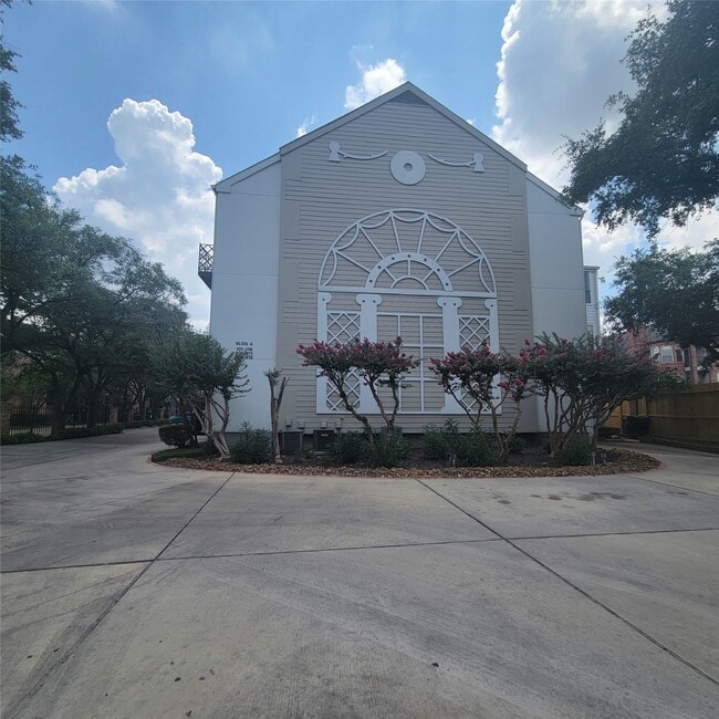 Building Photo - 2333 Bering Dr Unit 226 Rental