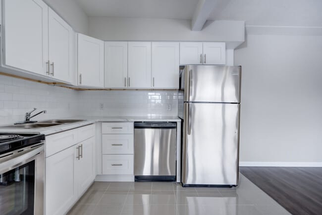 Building Photo - Bedford Court