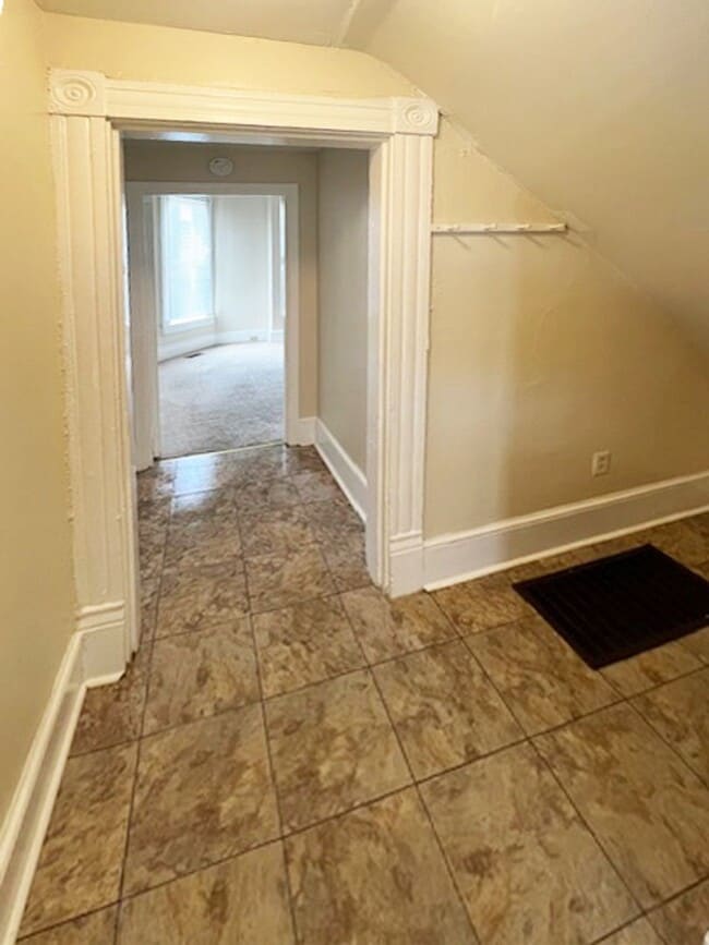 Photo - AKS390 Unit 1