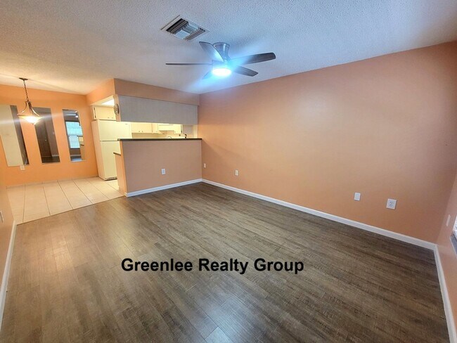 Photo - 6141 Chesham Dr Unit 8