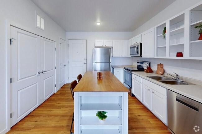 2BR, 2BA - 848SF - Kitchen