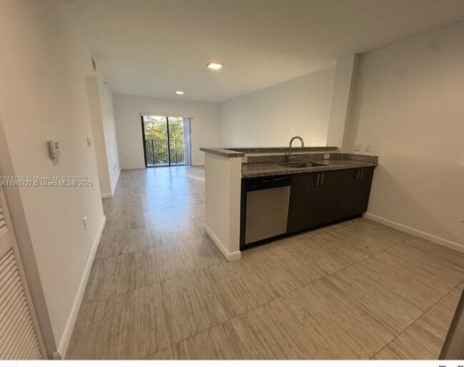 Photo - 1801 SW 32nd Ave Unit 203