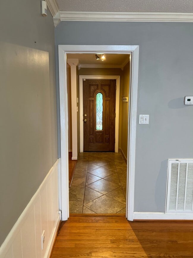 Photo - Knoxville 37921 - 3 bedroom 1.5 bath home - call Adam Sharp 865-254-0980