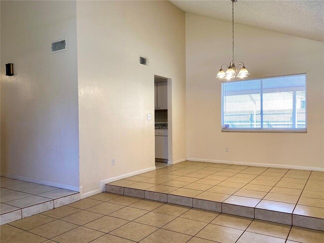 Photo - 5205 Dublin Pl