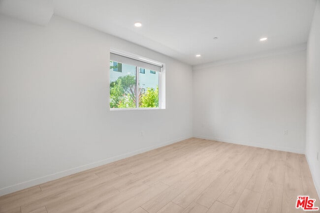 Photo - 1021 S Shenandoah St Unit 102