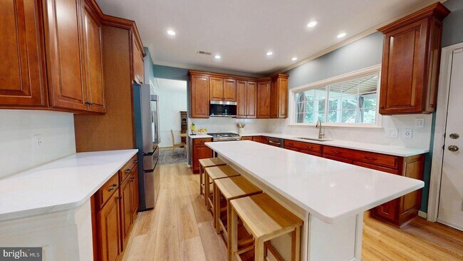 Photo - 14 Palace Ln