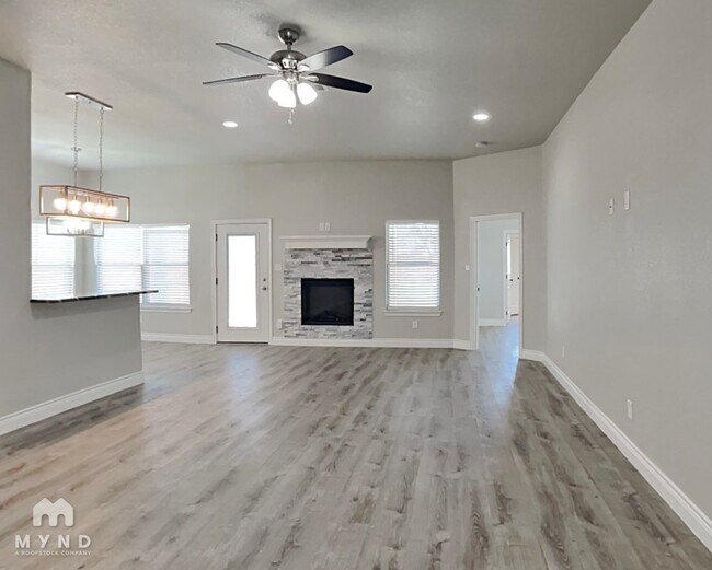 Photo - 375 E 9th St