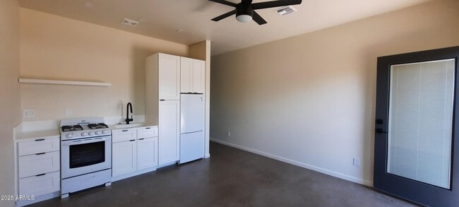 Photo - 1420 E Almeria Rd