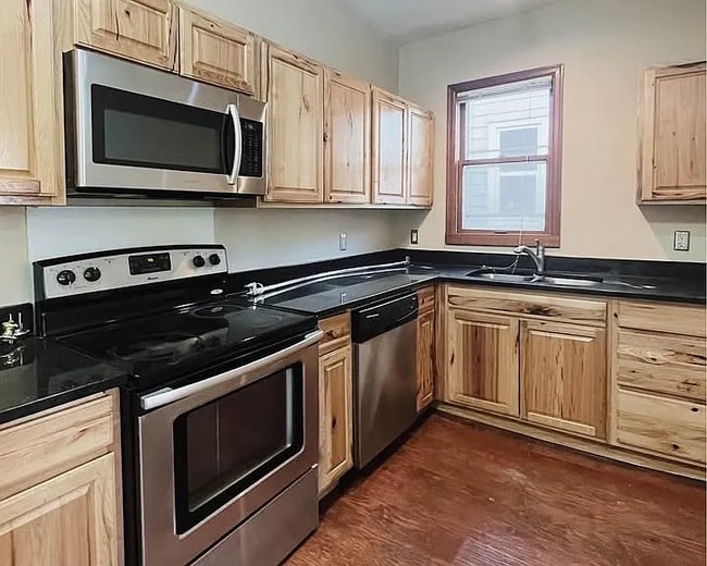 Photo - 962 6th St E Unit 1