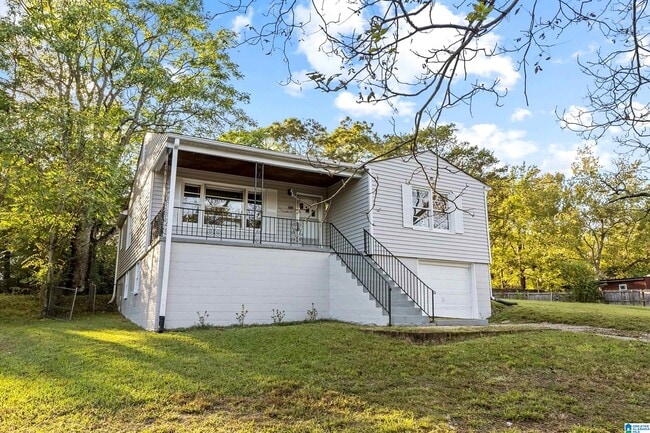 Photo - 932 5 Mile Rd