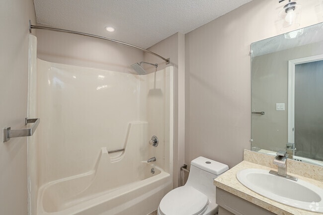 2BR, 2BA - 1,277SF - Primary Bathroom