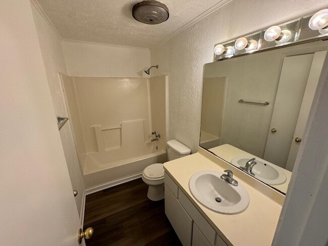 Photo - 310 Birdie Pl