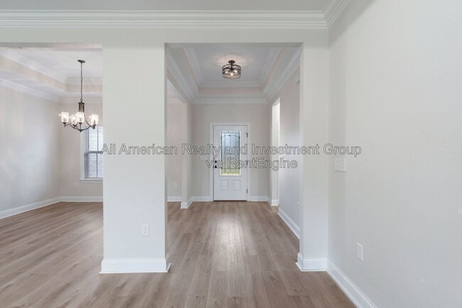 Building Photo - 331 Adams Dr