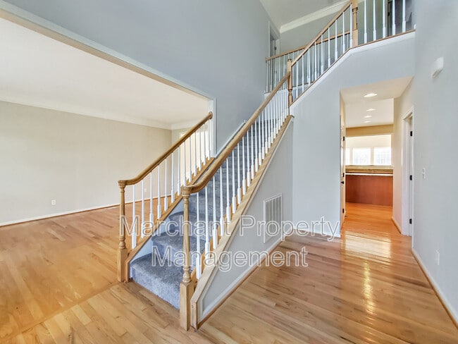 Photo - 15 Silverthorn Ct