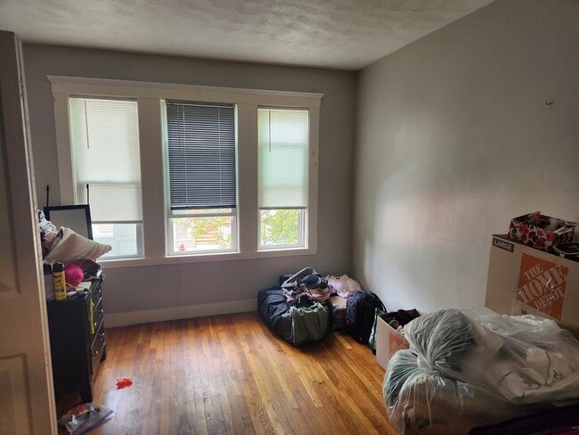 Building Photo - 43 Sumner St Unit #1 Rental