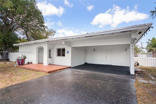 Building Photo - 4021 SW 1st St Rental