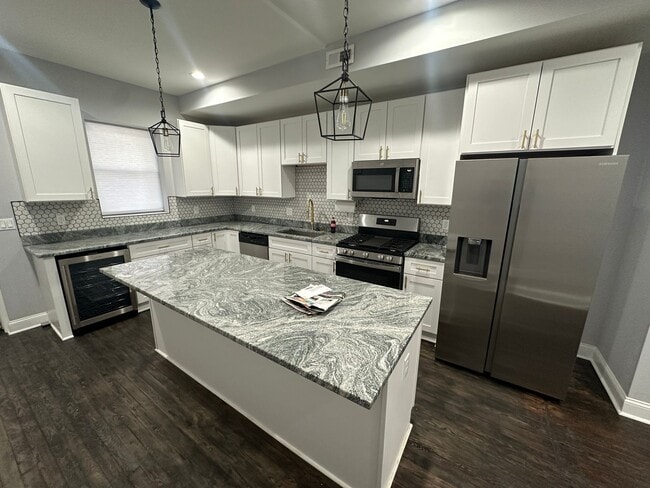 Photo - 407 N Lakewood Ave
