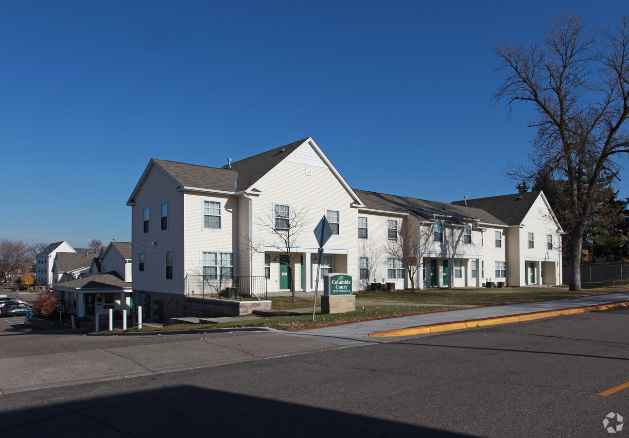 Columbia Court - Columbia Court Townhomes