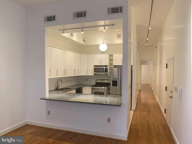 Photo - 261 N 3rd St Unit 2