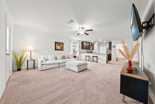 216 Wincanton Ln
