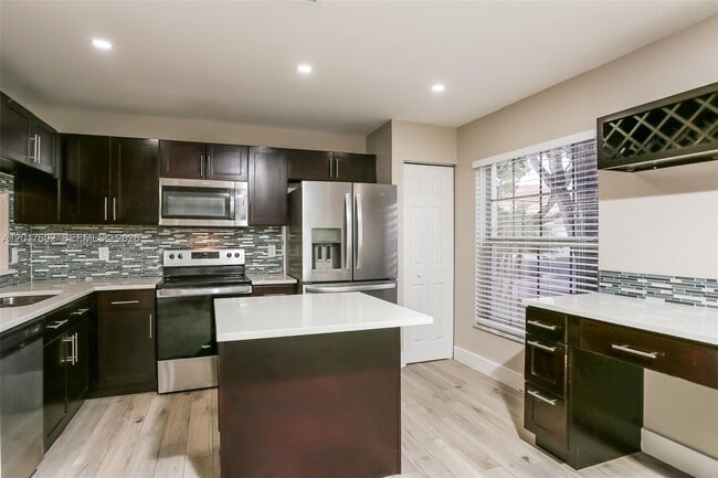 Photo - 10837 NW 46th Dr