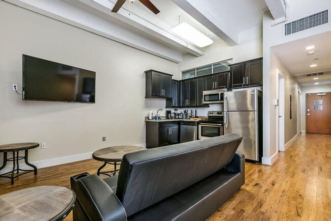 Building Photo - 201 Magazine St Rental