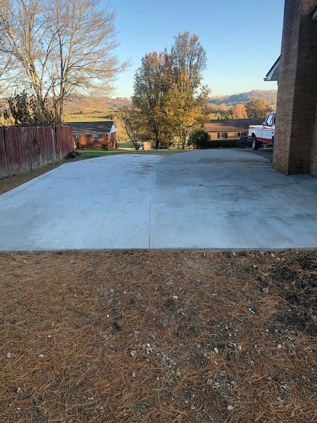 1908 Hill Rd