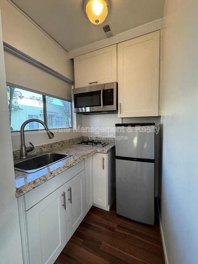 Photo - 10822 Ventura Blvd Unit 01