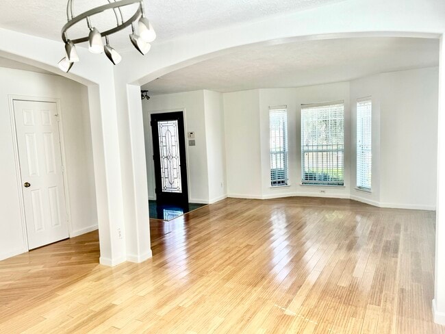 Photo - 7110 Favian Ct