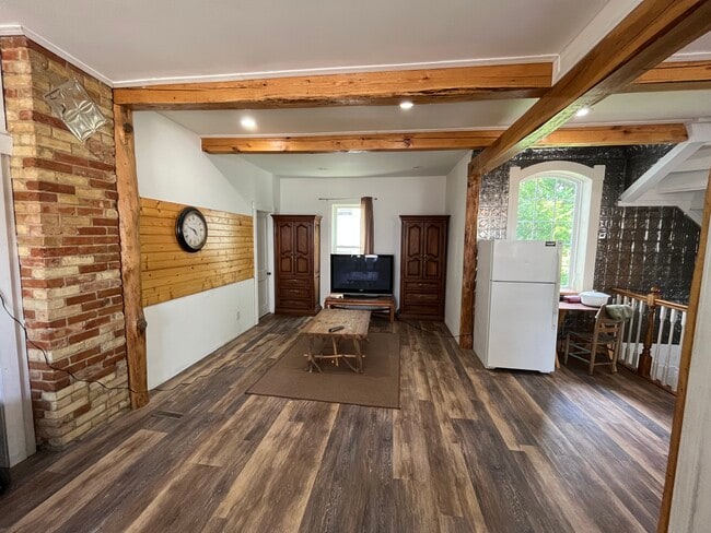 Photo - 815 Henry Ave SE