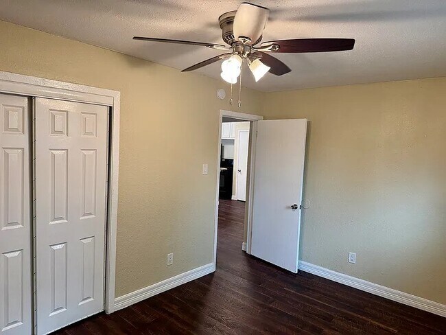 Photo - 3906 Rotman St Unit 3