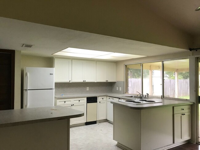 Photo - 11101 Parkside Dr
