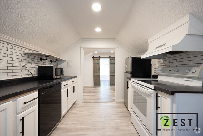 Building Photo - 20830 Westview Ave Unit 2 Rental