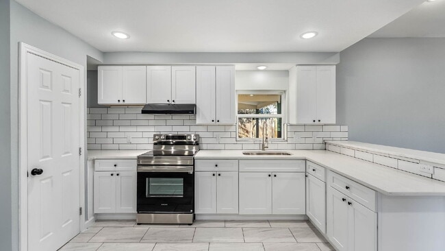 Photo - 474 Ridge Haven St