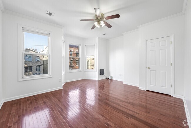 Building Photo - 89 Leonard St Rental