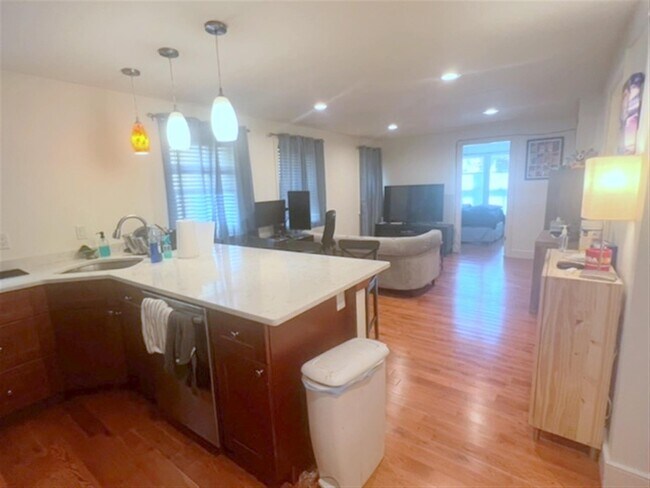 Photo - 50 Spring St Unit 2