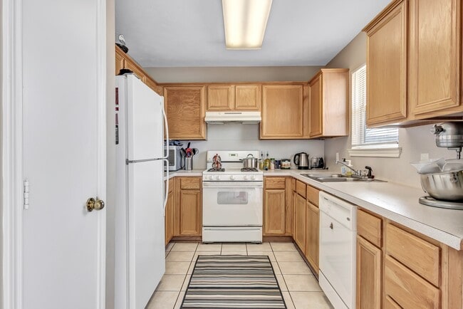 Photo - 2400 Pintail Loop