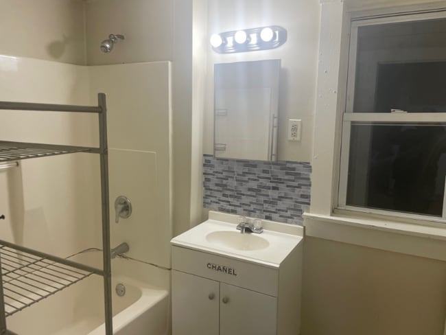 87 Crystal St Unit 2