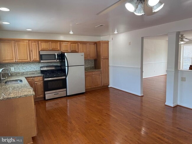 Photo - 16918 Toms River Loop